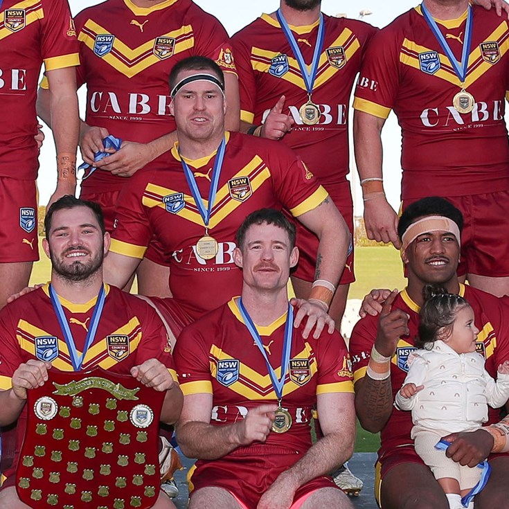 Warner goes from 18th man to Country hero