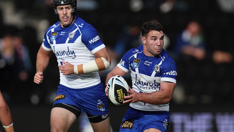 Hometown pair score as Dogs dominate in Tamworth