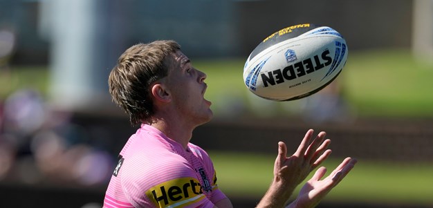 Ladder leaders hold firm against Magpies