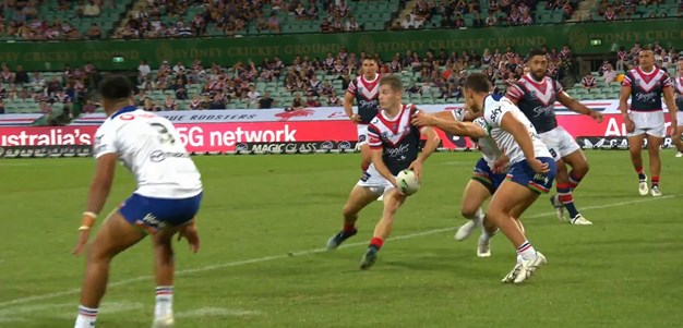 Sam Walker gets his first try assist in the NRL