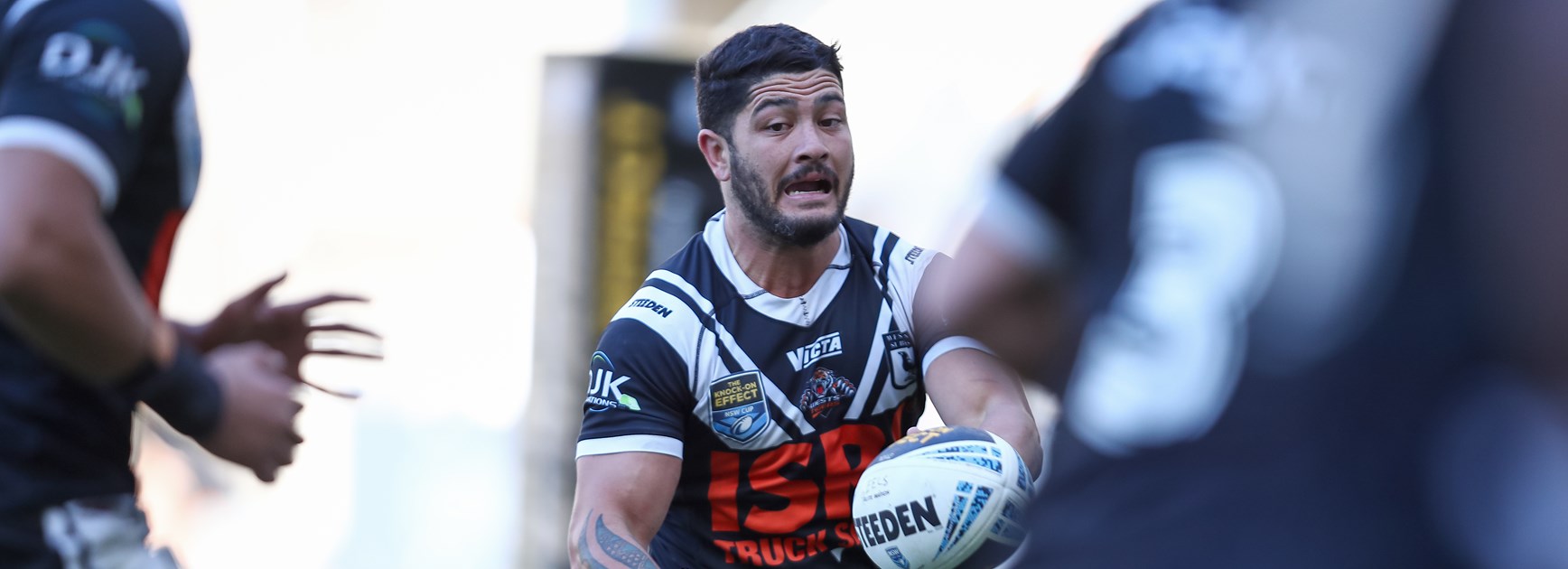 Magpies turn to tennis balls to keep fit during lockdown