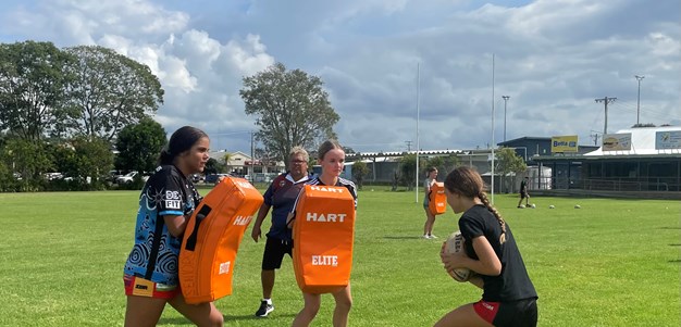 Jillaroo gives helping hand for girls tackle competition
