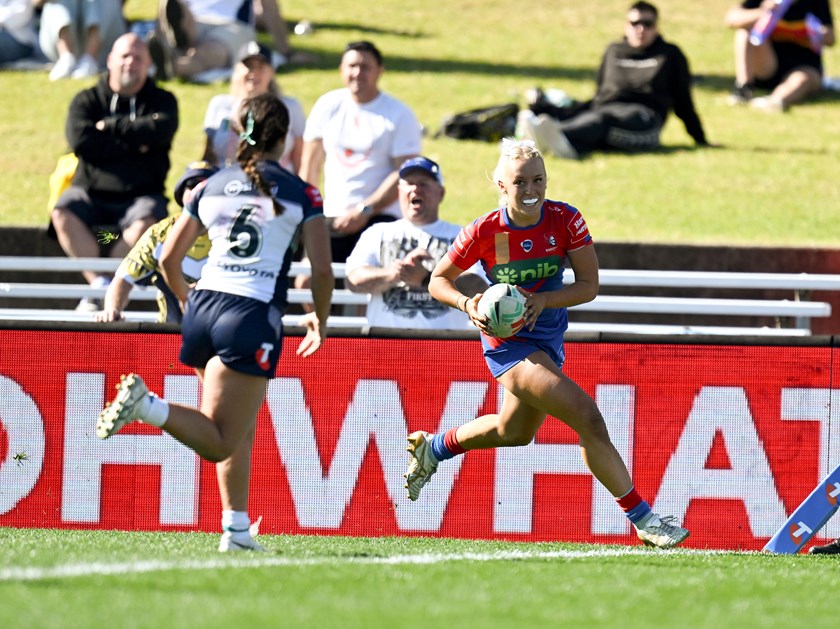 Jasmine Strange at centre for the Newcastle Knights NRLW team